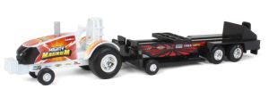 ERT37941-2 - CASE IH Magnum MIGHTY MAGNUM white pulling tractor with trailer