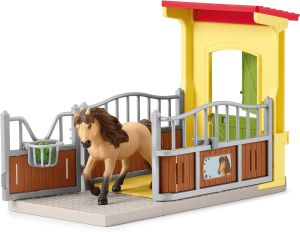 SHL42609 - Box with Icelandic Pony - Educational Farm Extension