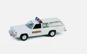 GREEN43040-C - FORD LTD Crown Victoria Wagon 1988 from the HOT PURSUIT series in blister pack