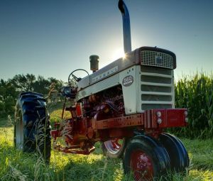 CAL913130 - 2012 Art of Tractors Calendar