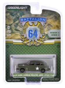 GREEN61040-A - FORD Fordor Deluxe Army Staff 1942 aus der Serie BATTALION 64 in Blisterverpackung