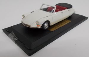 CLASSC1026 - CITROEN DS Reuter convertible 4 door white