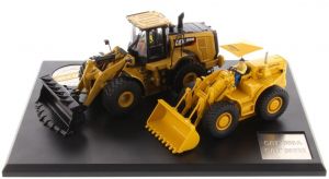 DCM85558 - Evolution Series set with two CATERPILLAR loaders the 966A and the 966M with drivers