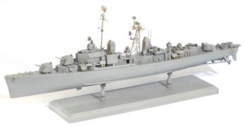 DRA1046 - Destroyer USS Chevalier DD-805 Gearing Class 1945 to be assembled and painted