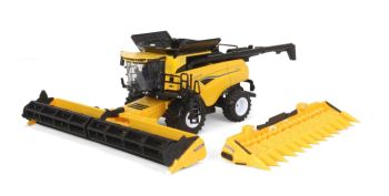 ERT13992 - NEW HOLLAND CR8.90 combine with maize and cereal cutting system