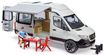 BRU2672 - MERCEDES Sprinter camper van with figure and accessories