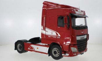 PRX30211 - 2018 DAF XF Space Cab 4x2 Red metallic