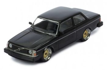 IXOMOC311 - 1980 VOLVO 242 Custom Black