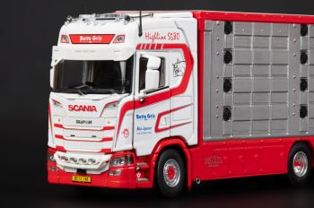 IMC32-0217 - SCANIA S High Roof 6x4 straight truck with trailer 1+2 Axles cattle transporter BETTE GRIS