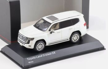 KYO43119W - TOYOTA Land Cruiser ZX White