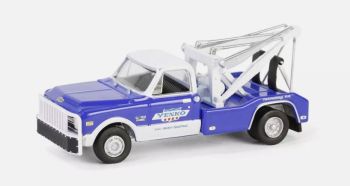 GREEN46150-A - CHEVROLET C-30 Dually Wrecker 1969 - YENKO from the DUALLY DRIVERS series in blister pack