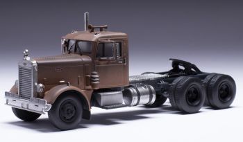 IXO64TR002 - PETERBILT 281 6x4 1955 rusted version