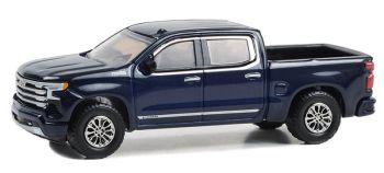 GREEN68040-A - CHEVROLET Silverado High Country 2023 Blue from the SHOWROOM FLOOR serie in blister pack