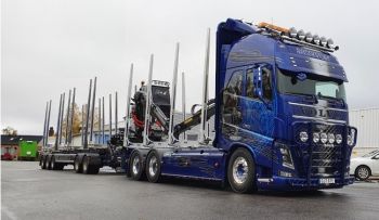 TEK82189 - VOLVO FH04 XL 6X4 logging truck with 3-axle forestry trailer and 2-axle dolly EDS TRAFRAKT MOELVEN