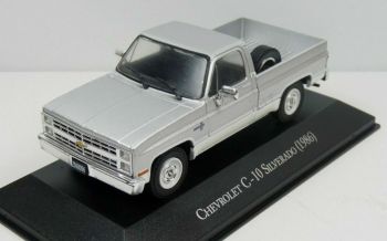 MAGARGAQV16 - CHEVROLET C-10 Silverado 1986 Silver