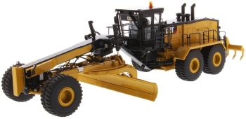 DCM85552 - CATERPILLAR 24M grader with driver ripper and metal box