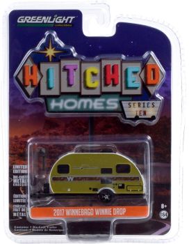 GREEN34100-C - WINNEBAGO Winnie Drop 2017 1 axle green and white caravan Hitched Homes series sold in blister pack