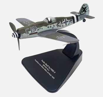 OXFAC113S - FOCKE Wulf FW190D-9 - Airfield 1945 - 600150 JG-4 - Frankfurrt am Rhein-main