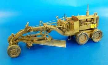 PLS426 - Motor grader CATERPILLAR N°12 1940 not build not paint